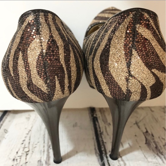 QUPID Brown/ Gold Zebra Print Rhinestone Platform Stiletto Heels Size 8 - Picture 3 of 14